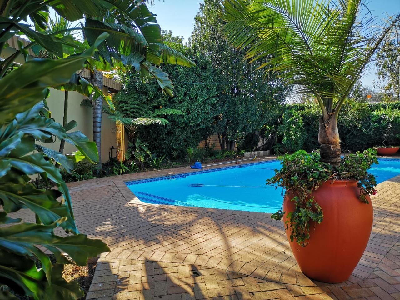 Rest-A-While Guest House - Pretoria-Noord Exterior foto