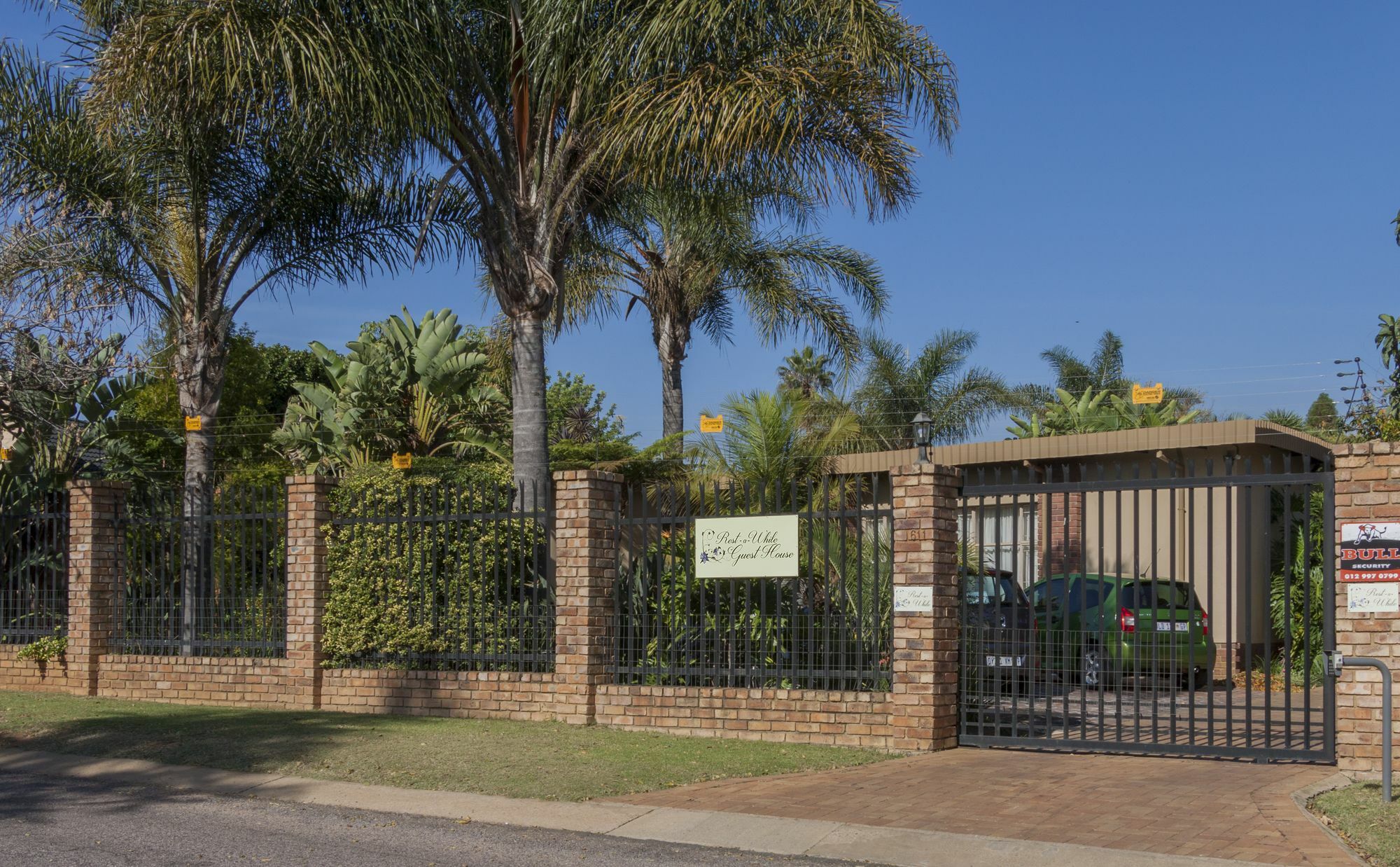 Rest-A-While Guest House - Pretoria-Noord Exterior foto